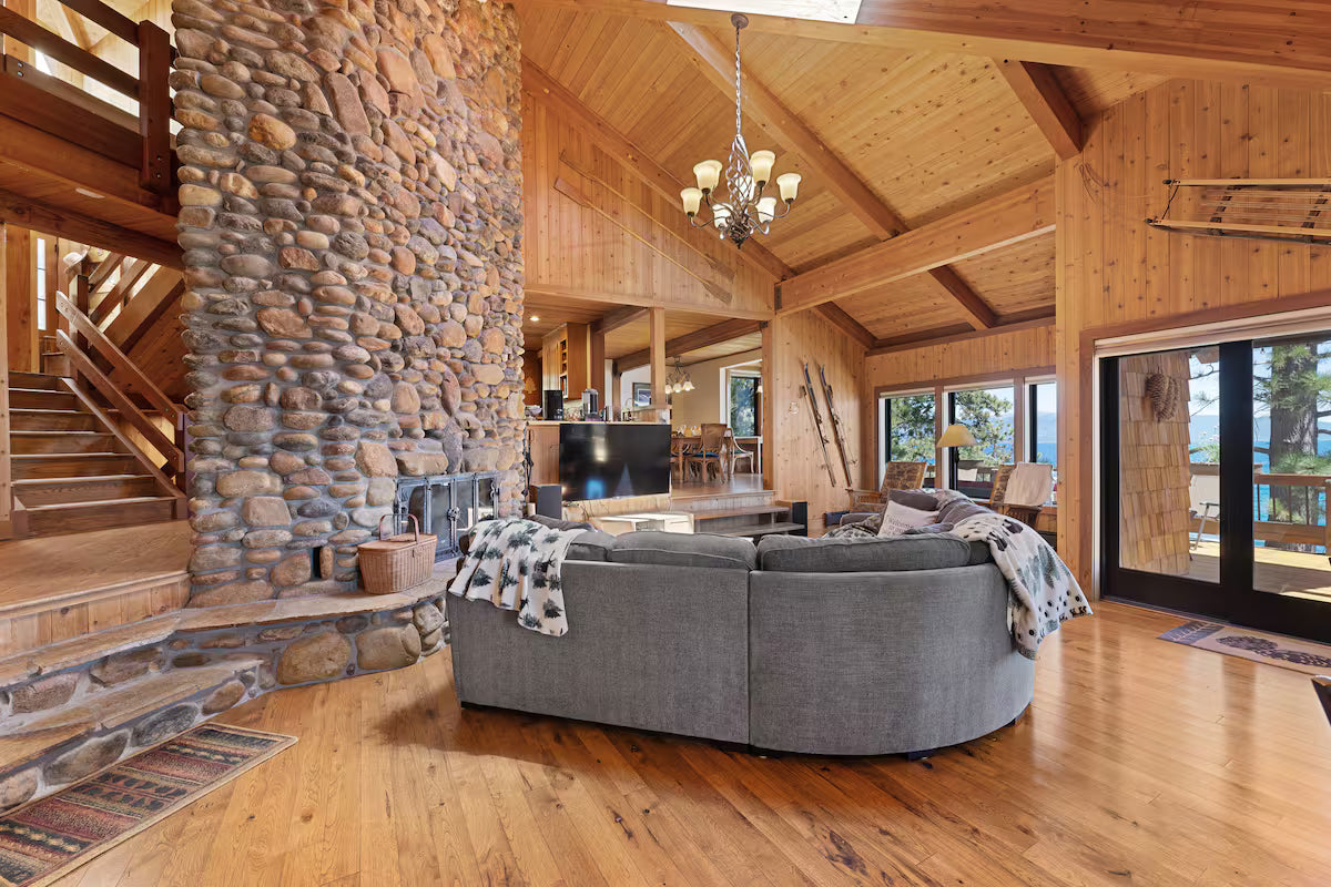 Aura Lodge at Edgewater