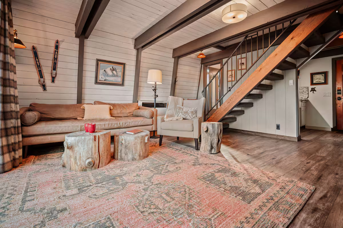 The Moonview Crest Cabin