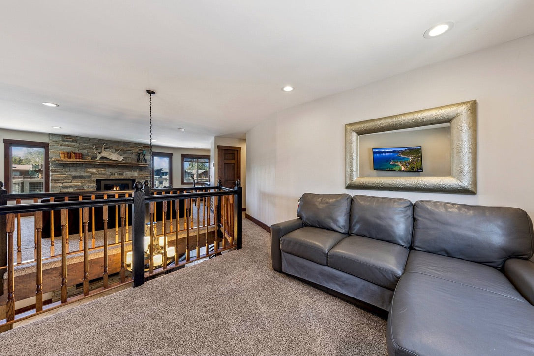 Aura Crystal Cove