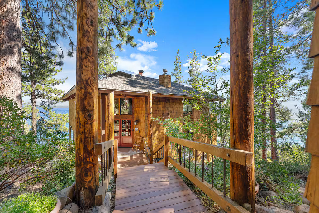 Aura Lodge at Edgewater