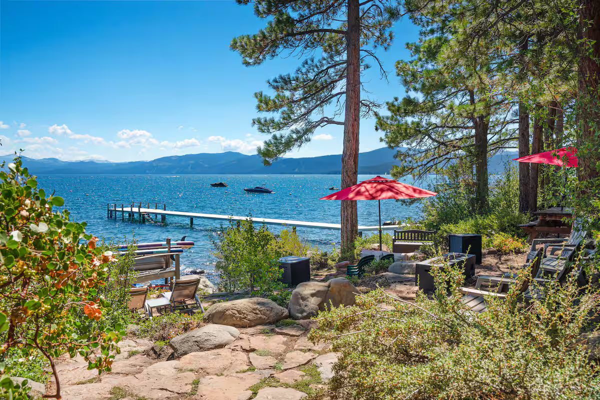 Aura Lodge at Edgewater