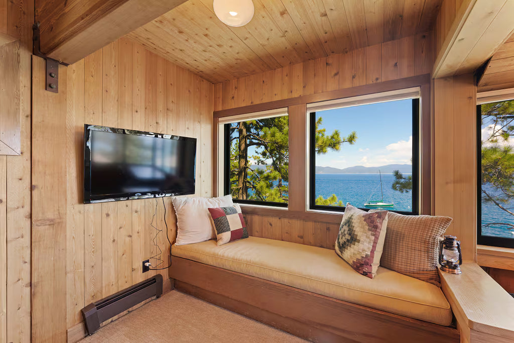 Aura Lodge at Edgewater