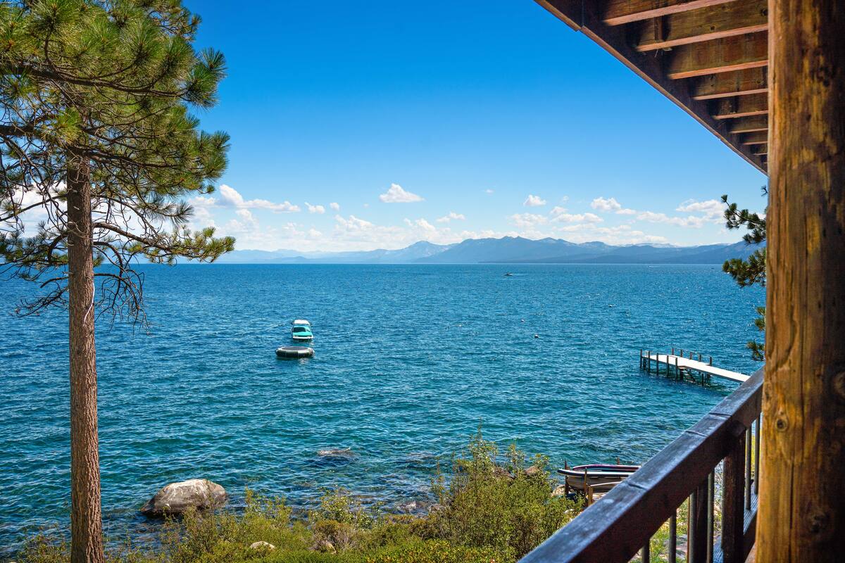 Aura Lodge at Edgewater