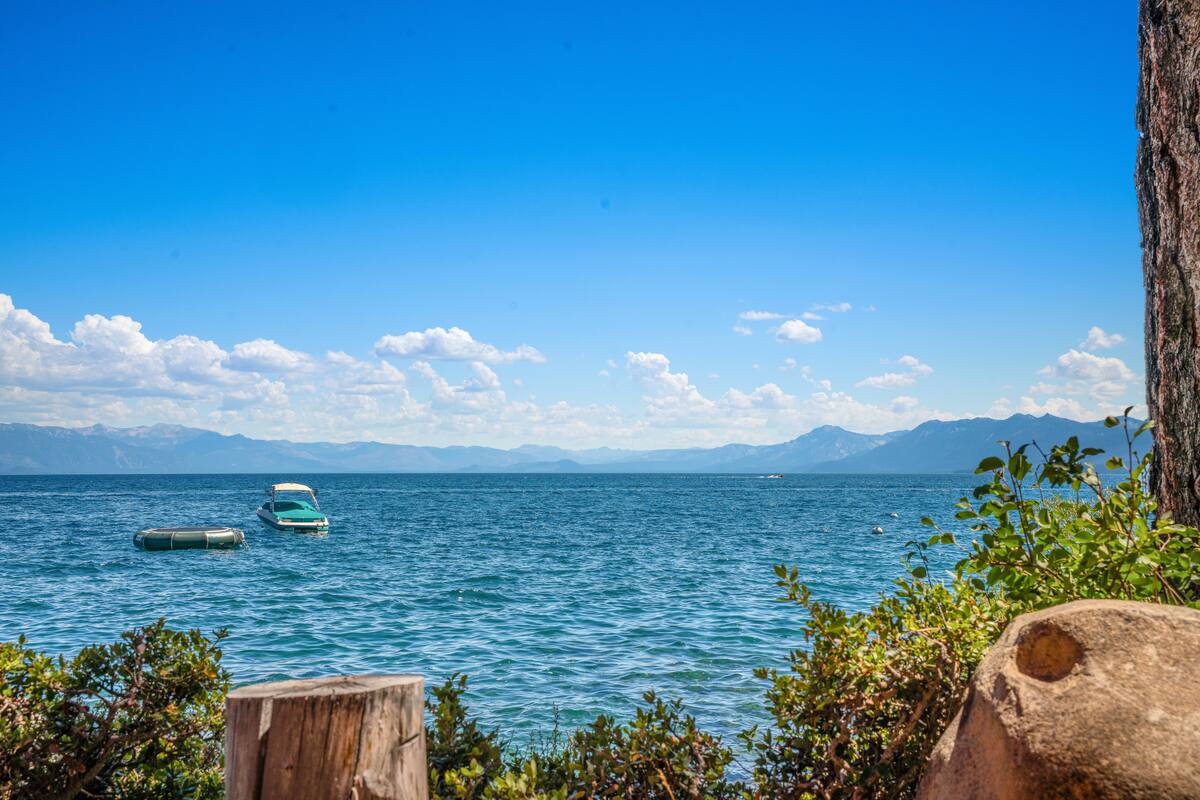 Aura Lodge at Edgewater