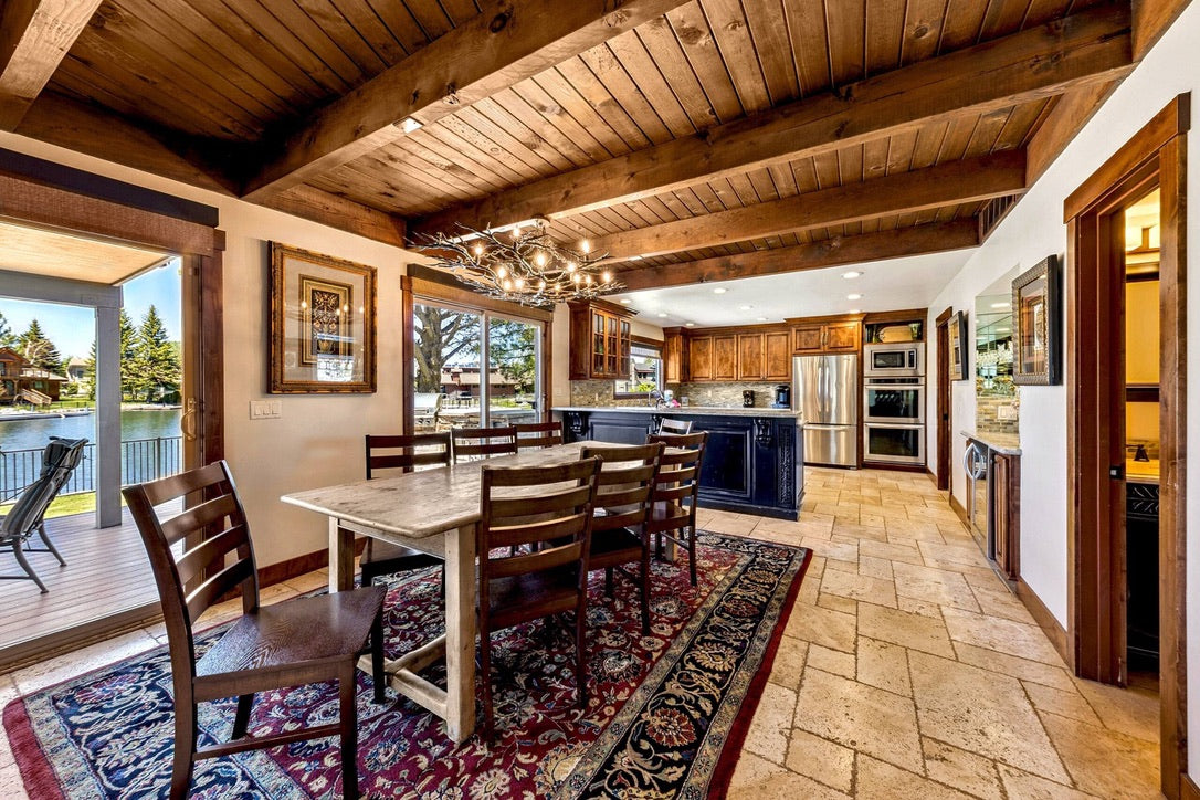 Aura Crystal Cove