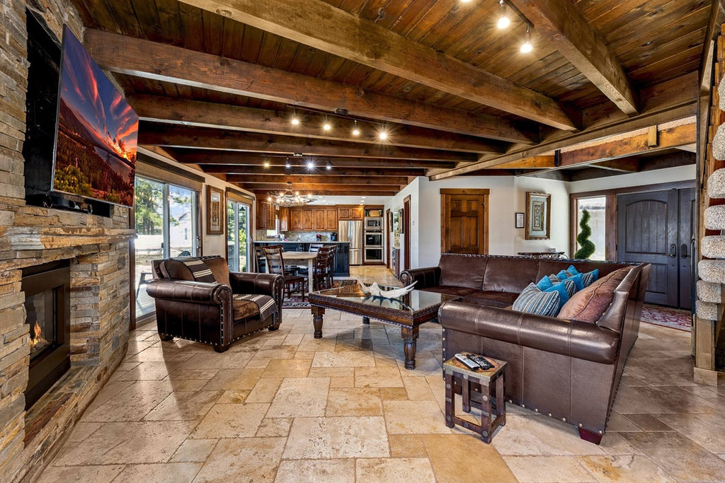 Aura Crystal Cove