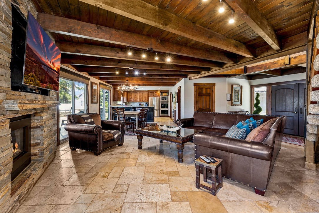 Aura Crystal Cove