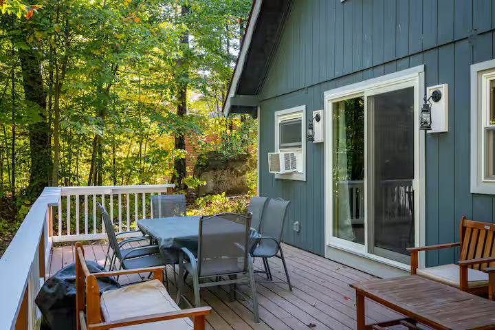 Cozy Beach home in Conway King Bed,Dogs w/Pequawket Beach Access