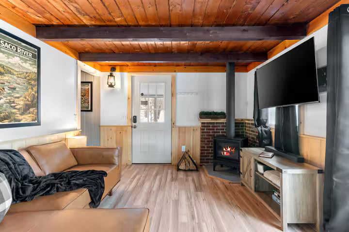 Cozy Beach home in Conway King Bed,Dogs w/Pequawket Beach Access