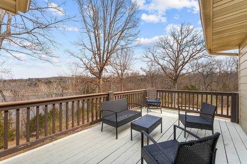 Taneycomo Lakefront Retreat w/ Private Theater & Perks