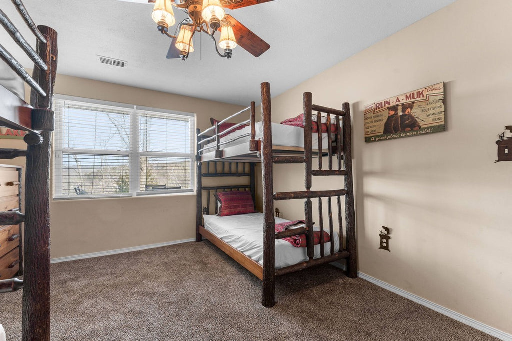 Taneycomo Lakefront Retreat w/ Private Theater & Perks