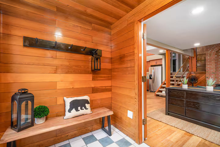 Rustic Lofty Mountain Retreat