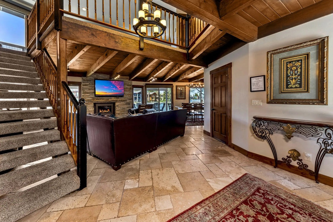 Aura Crystal Cove