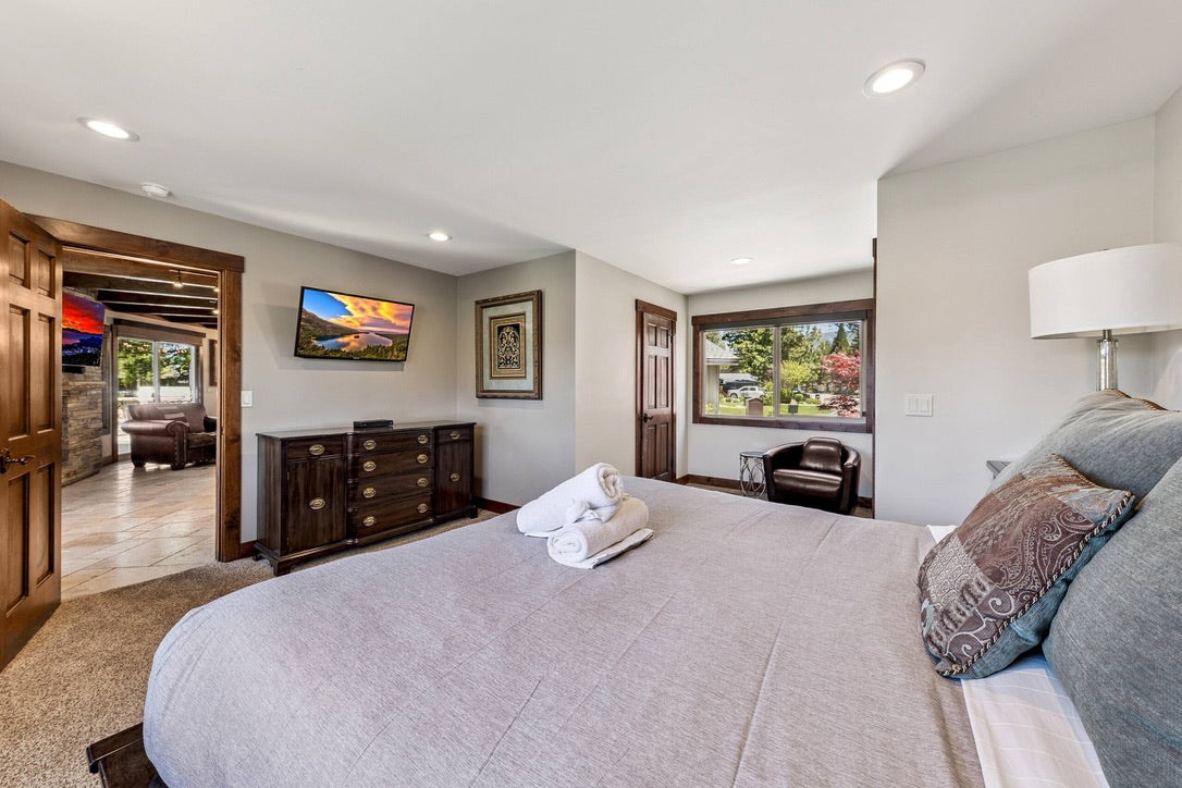 Aura Crystal Cove