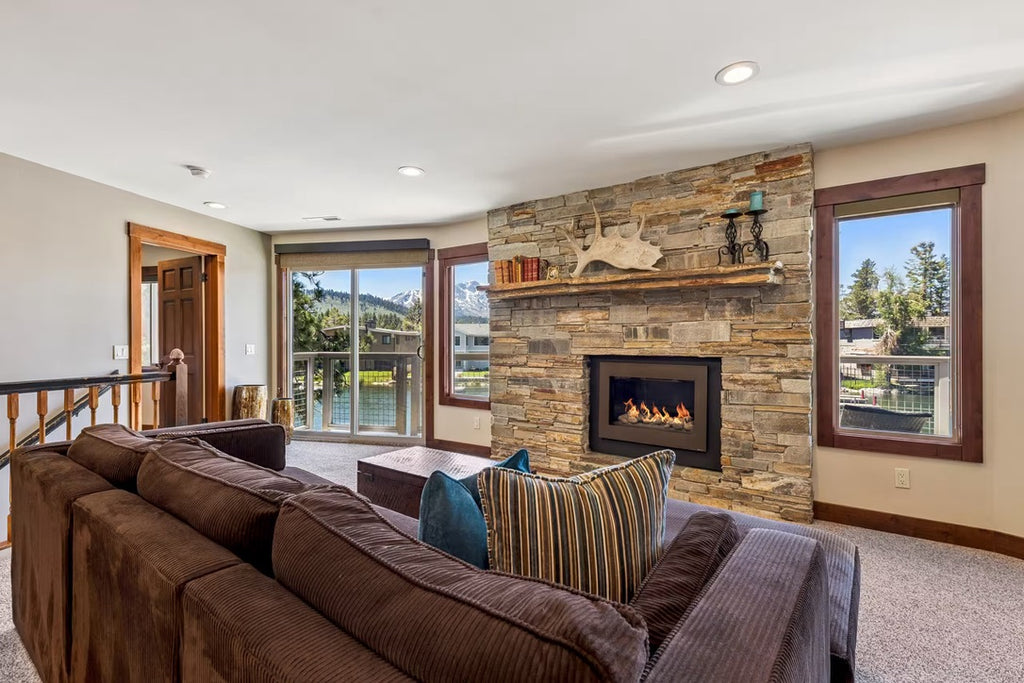 Aura Crystal Cove