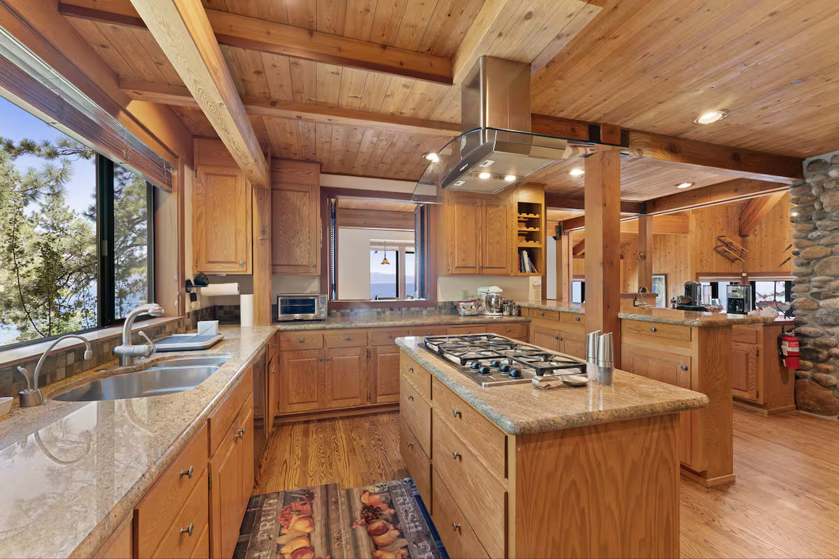 Aura Lodge at Edgewater
