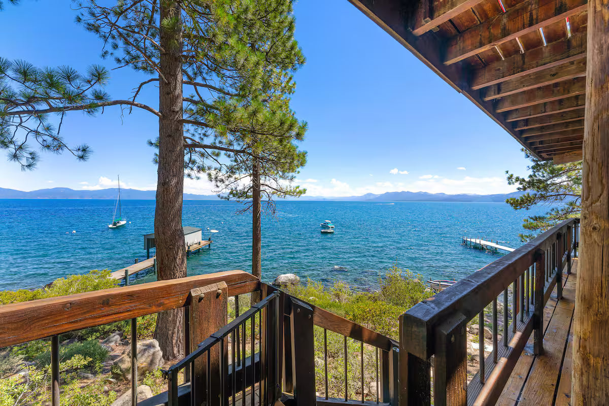 Aura Lodge at Edgewater