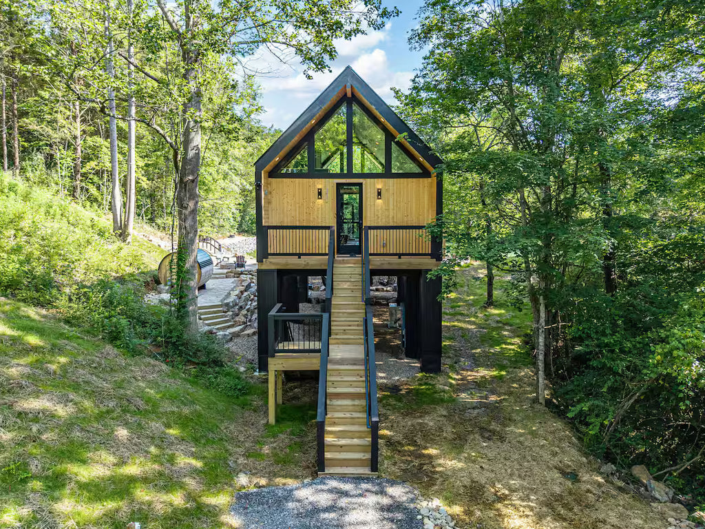 The Smokies Pond Haus
