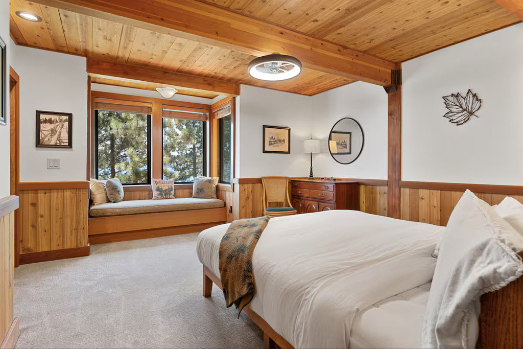 Aura Lodge at Edgewater