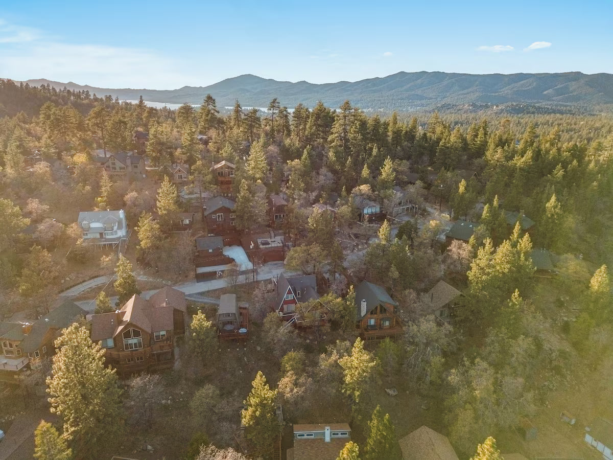 The Moonview Crest Cabin