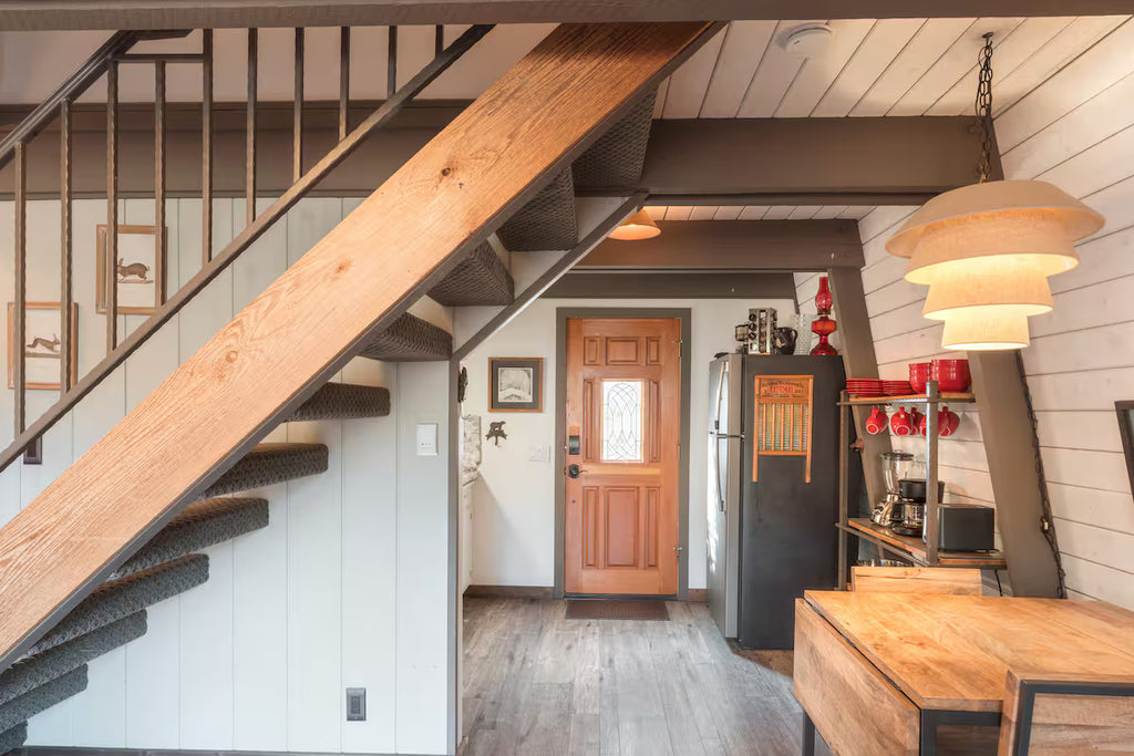The Moonview Crest Cabin