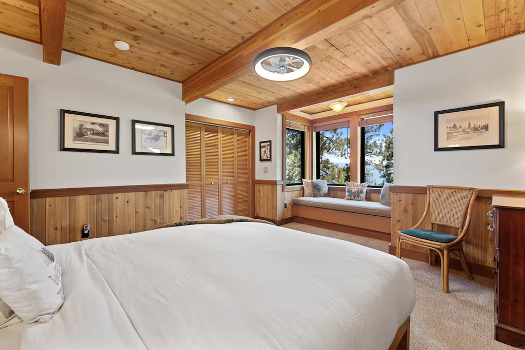 Aura Lodge at Edgewater
