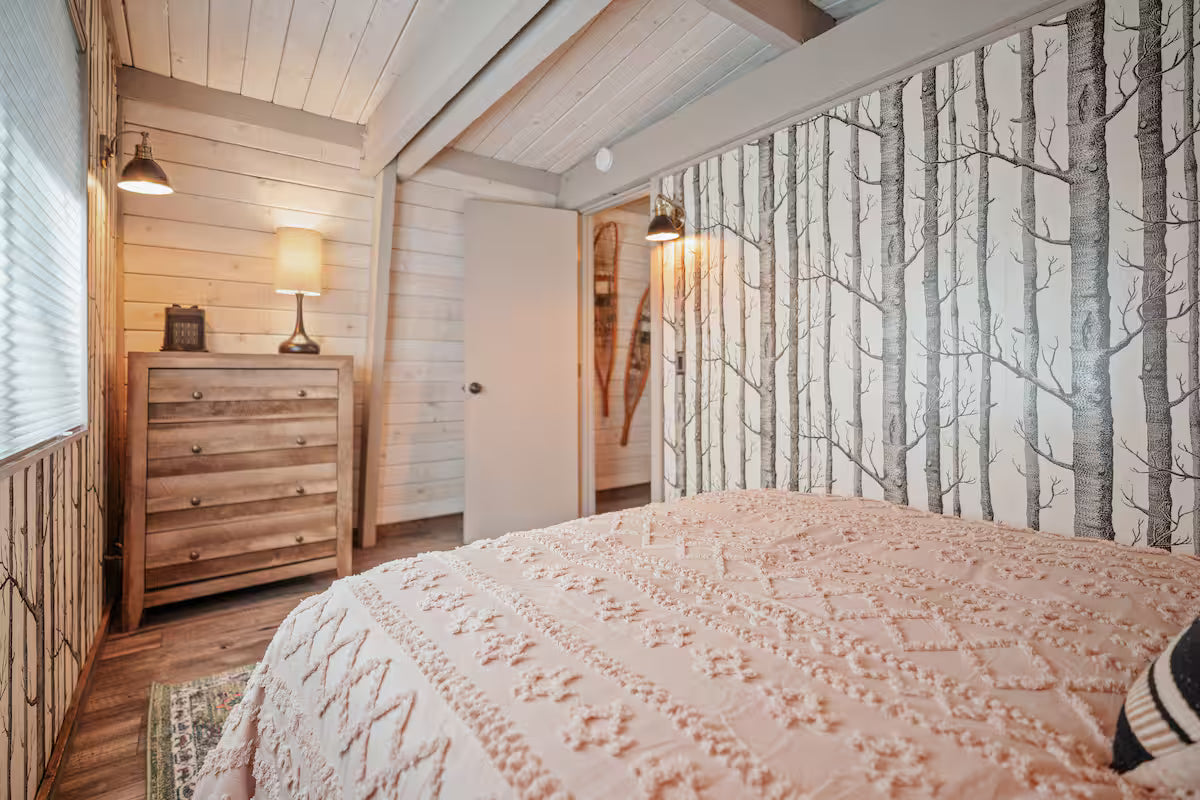 The Moonview Crest Cabin
