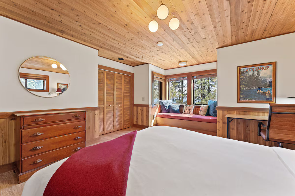 Aura Lodge at Edgewater