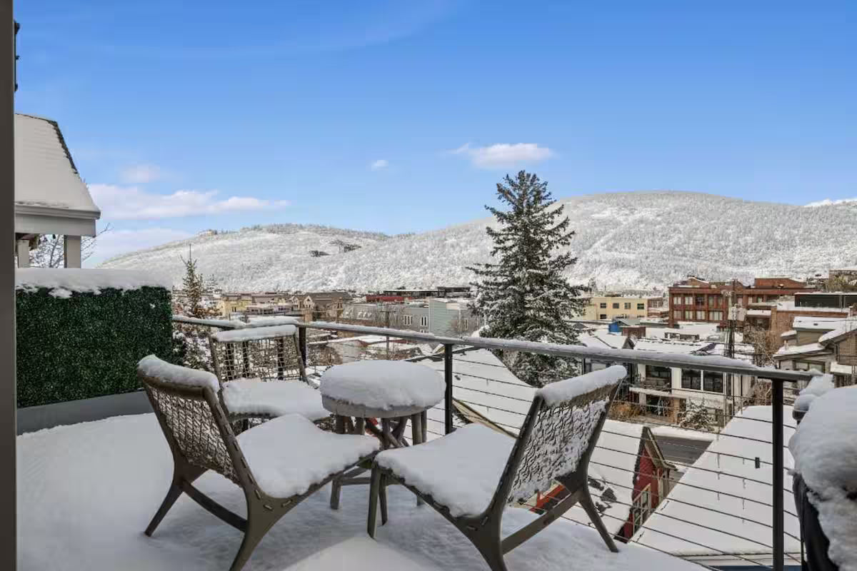 The Town Lift Skyline Villa