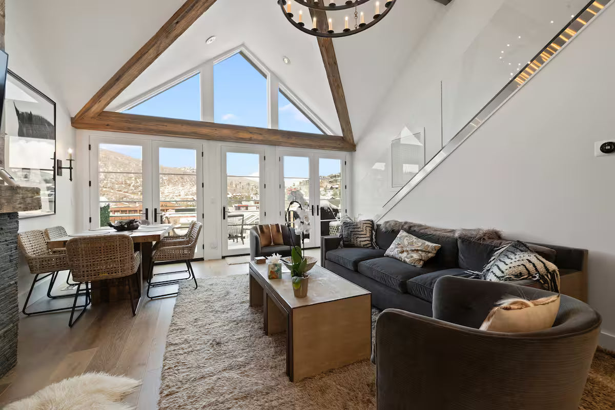 The Town Lift Skyline Villa