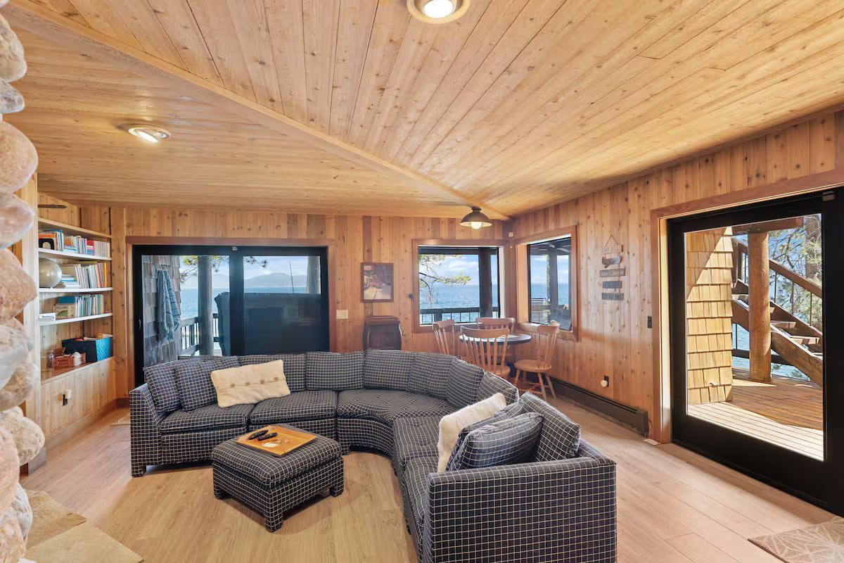Aura Lodge at Edgewater