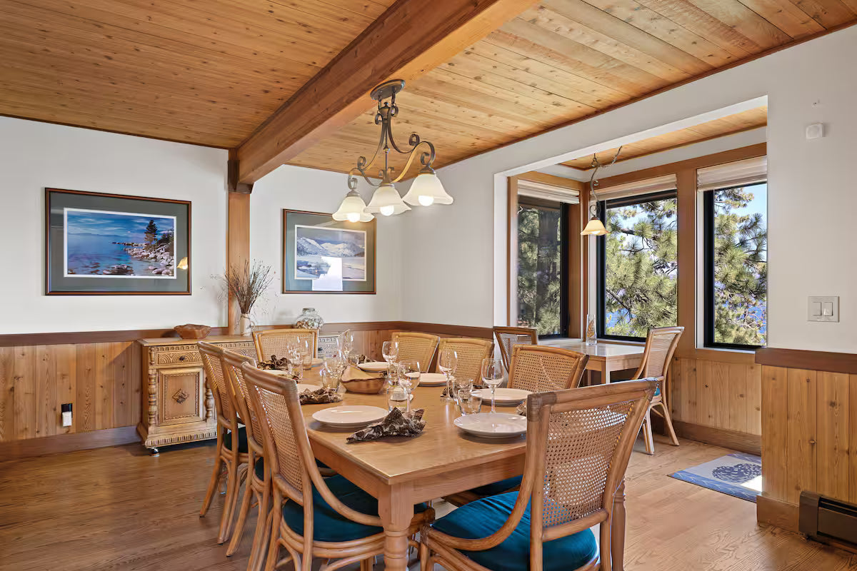 Aura Lodge at Edgewater