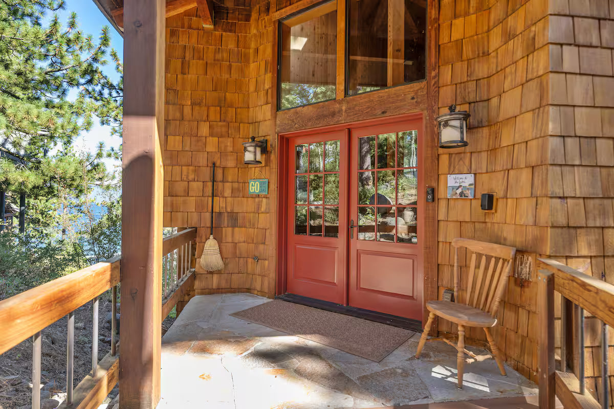 Aura Lodge at Edgewater