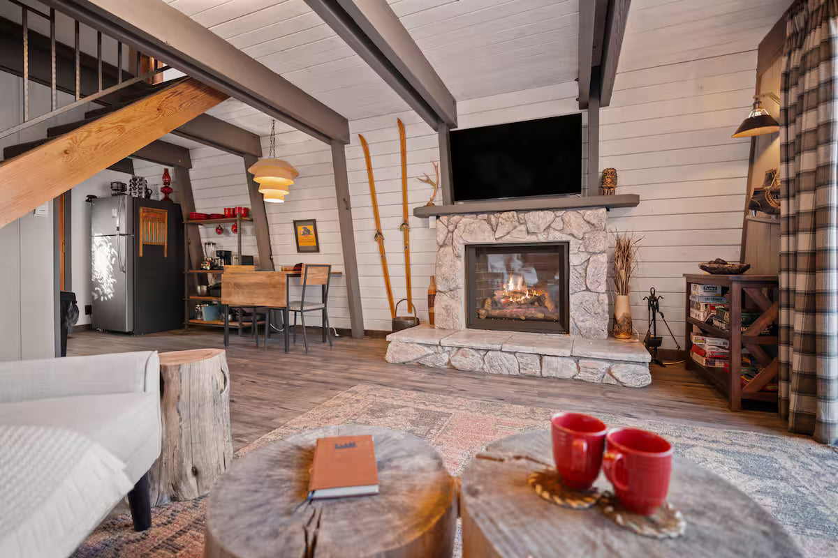 The Moonview Crest Cabin