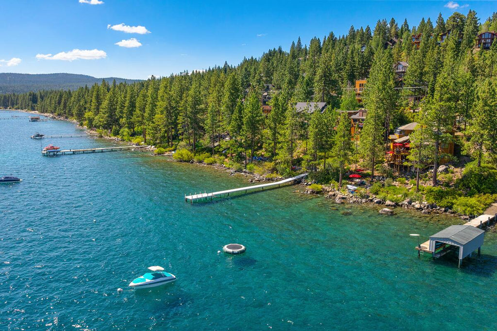 Aura Lodge at Edgewater
