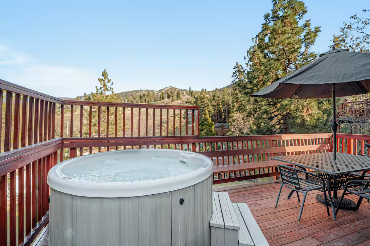 The Moonview Crest Cabin