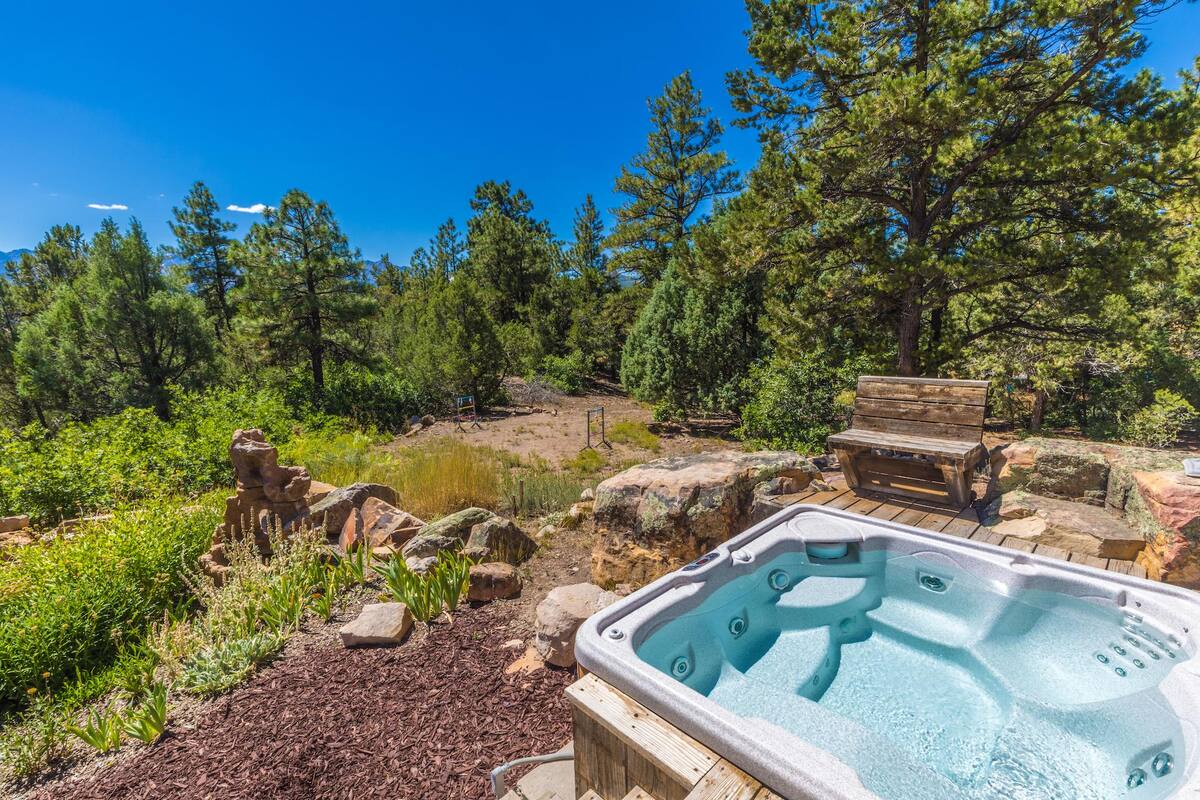 The Sneffels Peak Crest Cabin