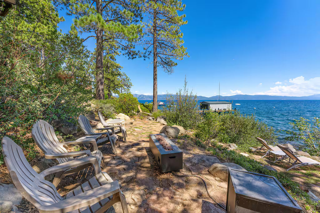 Aura Lodge at Edgewater