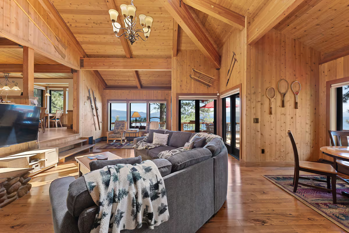 Aura Lodge at Edgewater