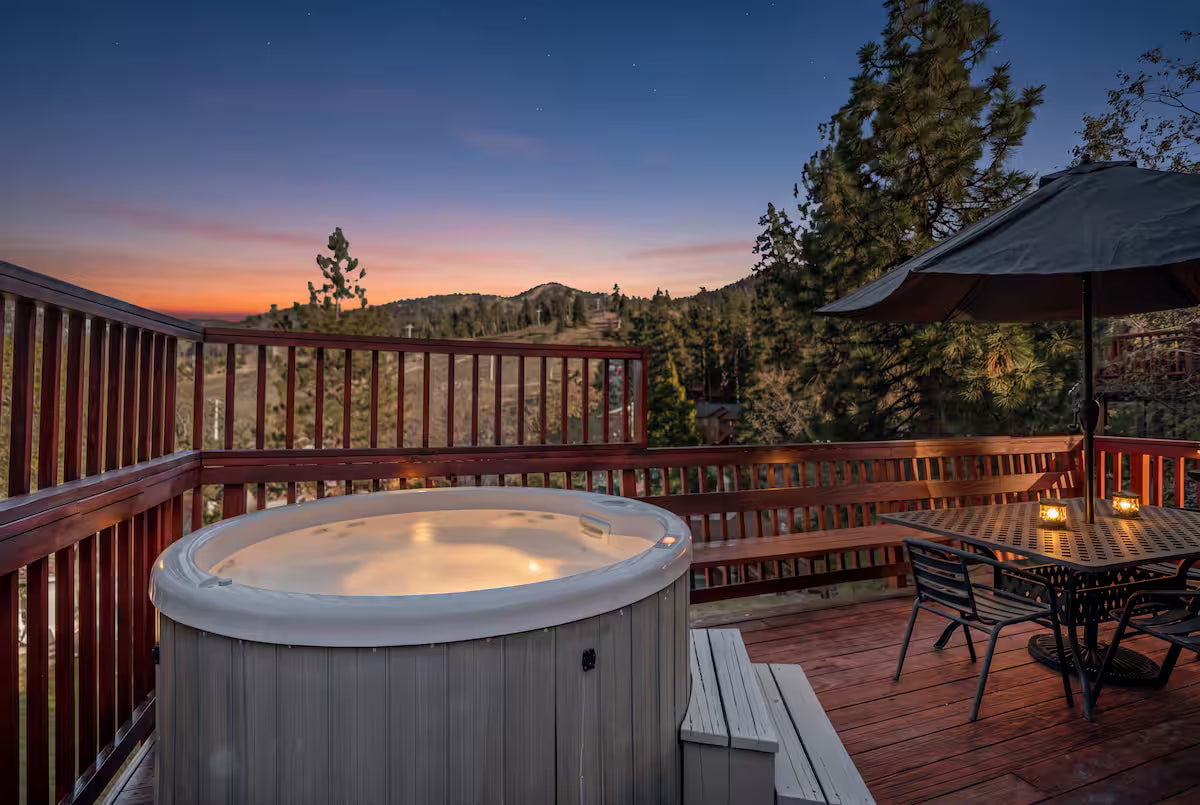 The Moonview Crest Cabin