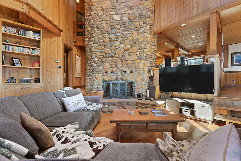 Aura Lodge at Edgewater