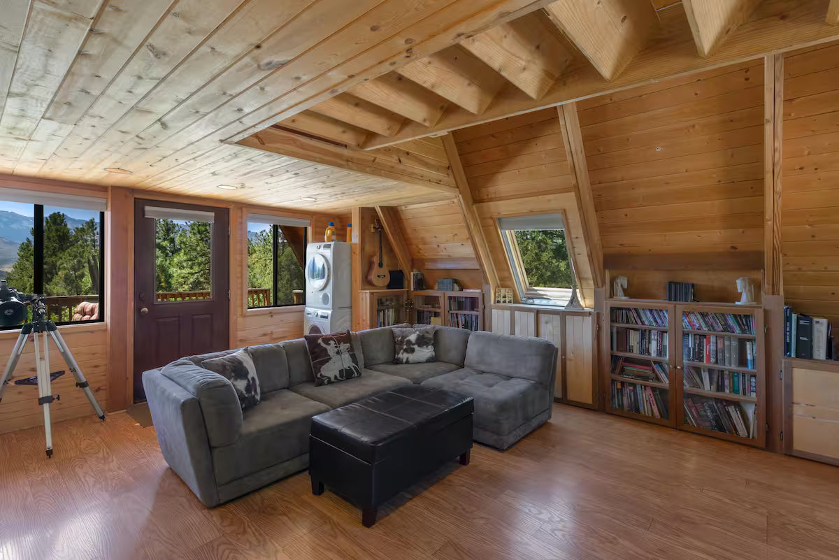 The Sneffels Peak Crest Cabin