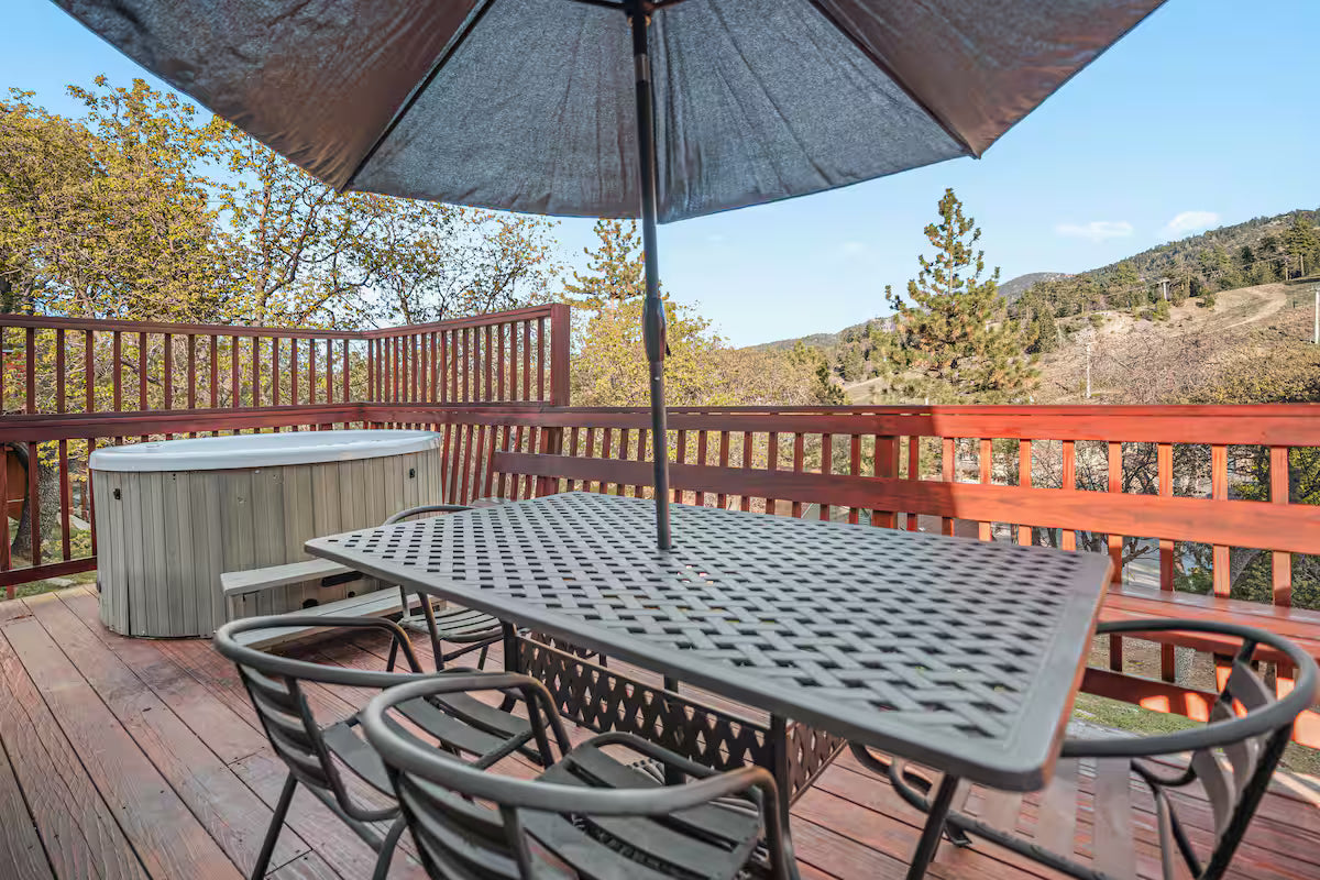 The Moonview Crest Cabin